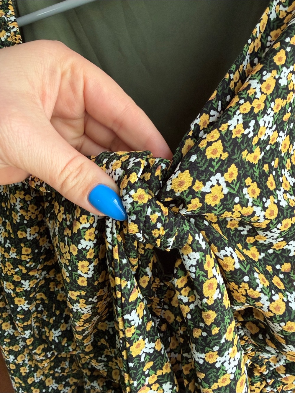FLORAL LONG SLEEVE TIE FRONT BLOUSE - Picture 4 of 5